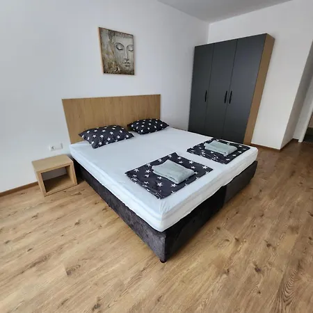 Student City Premium Apart & Privat Parking アパート ソフィア